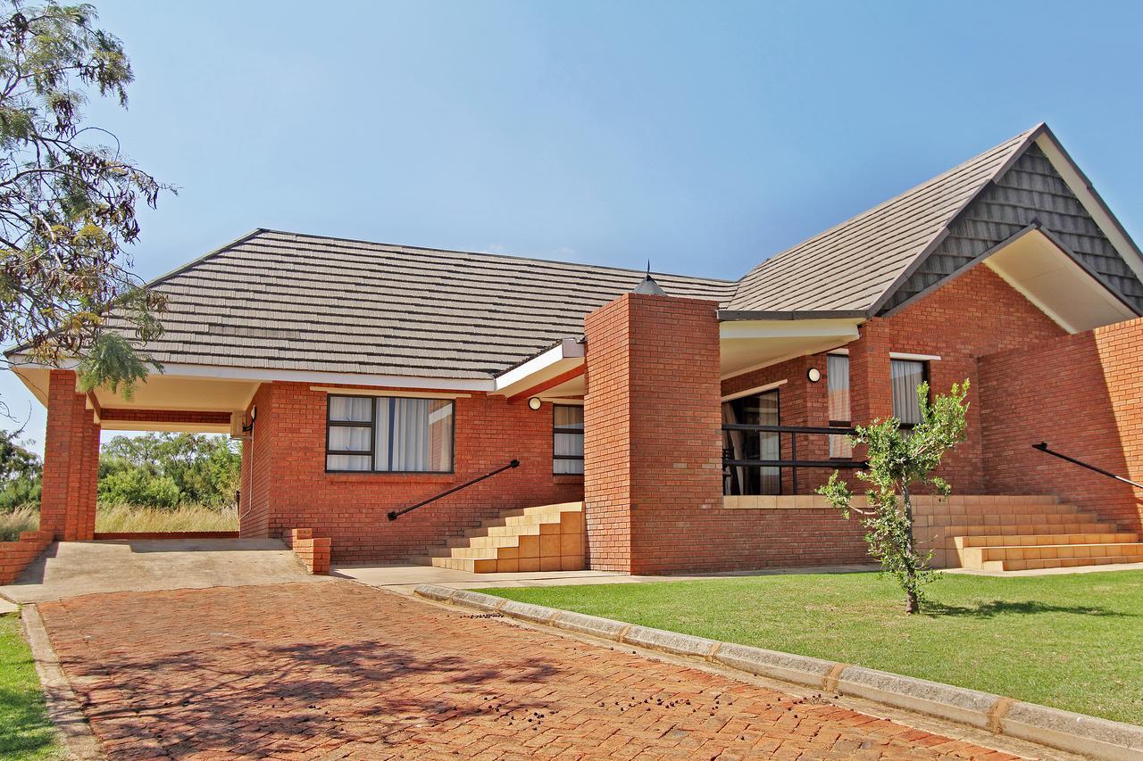 Monateng Safari Lodge Wallmannstal Екстериор снимка