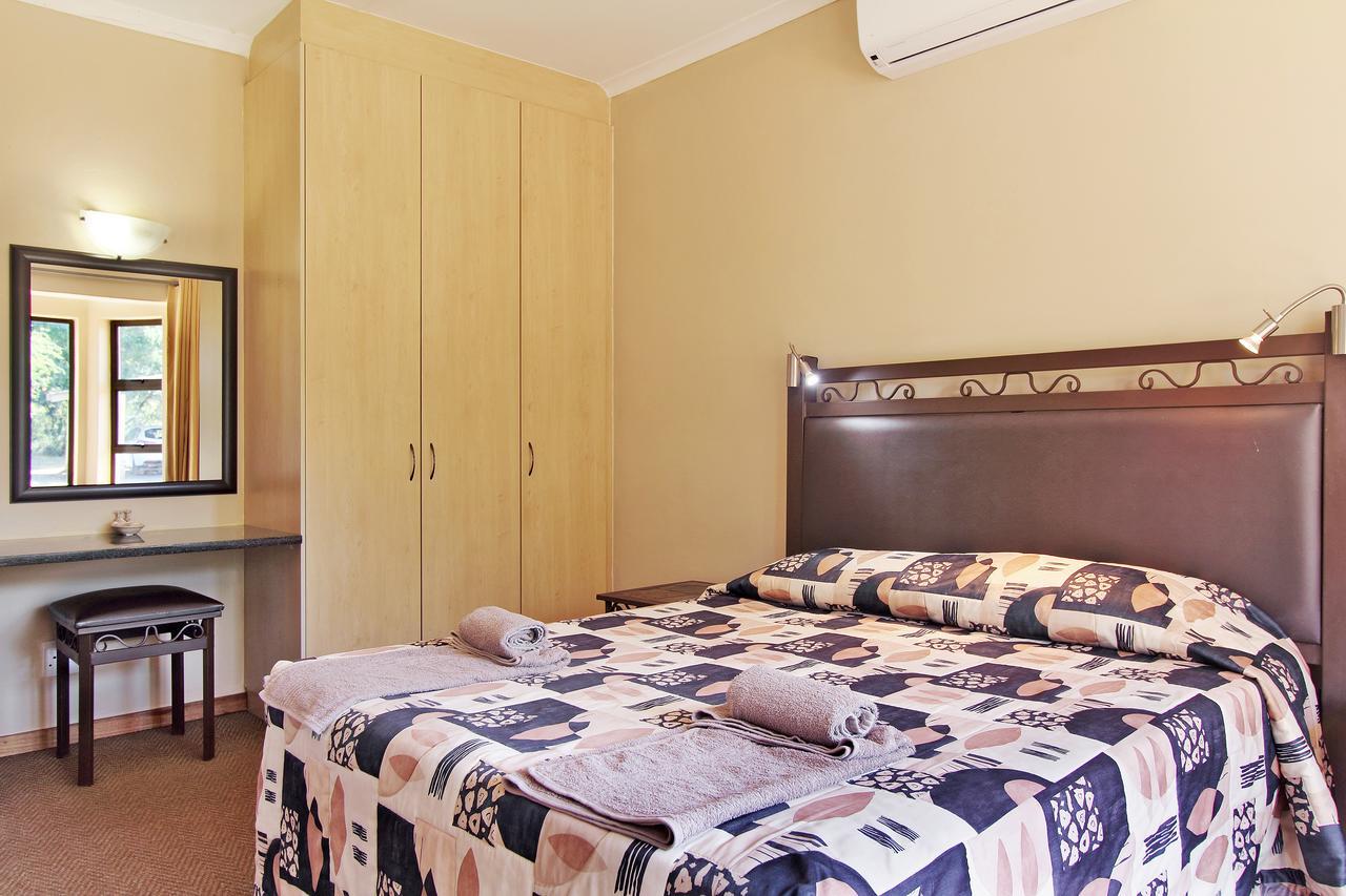 Monateng Safari Lodge Wallmannstal Екстериор снимка