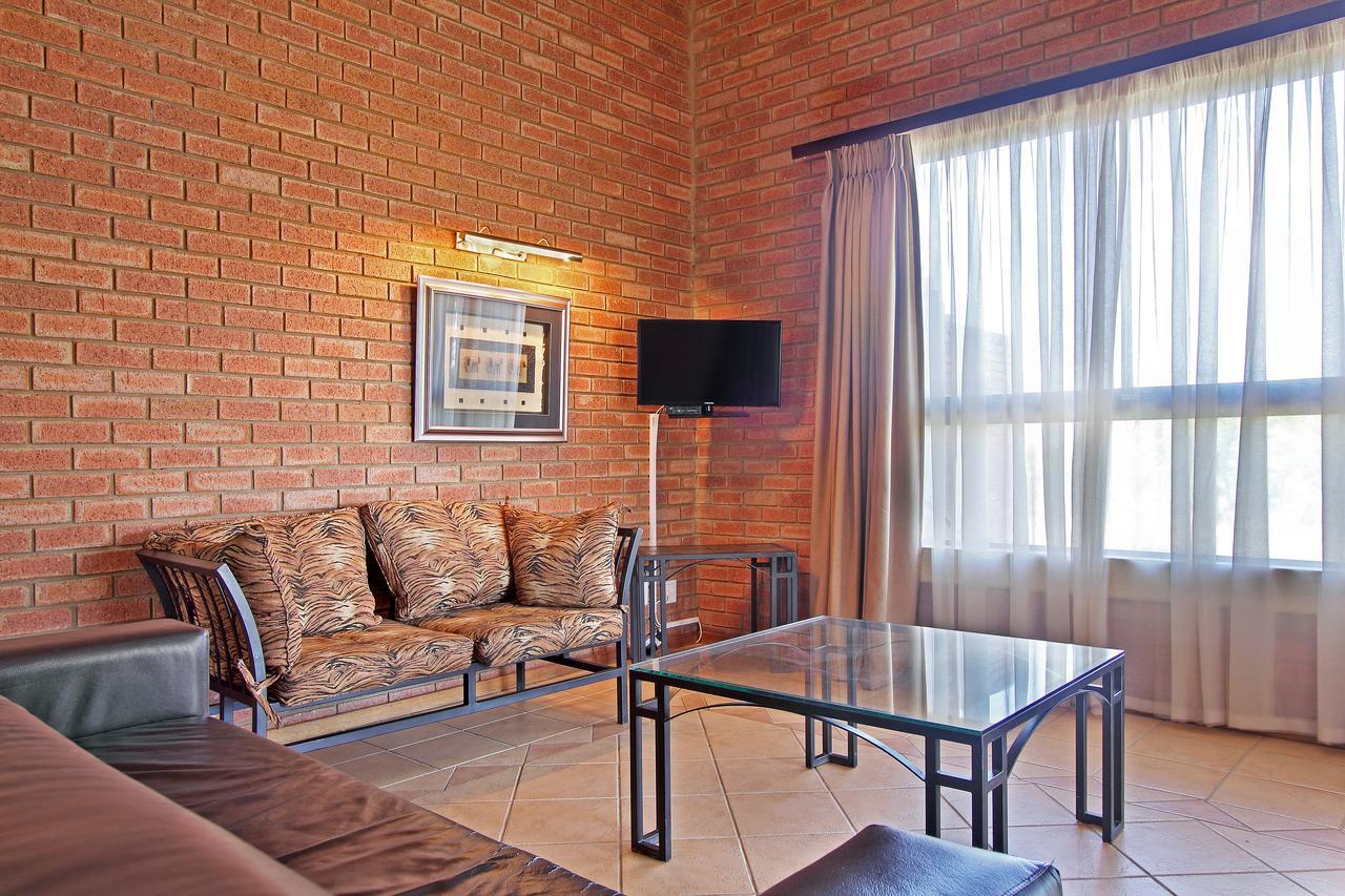 Monateng Safari Lodge Wallmannstal Екстериор снимка