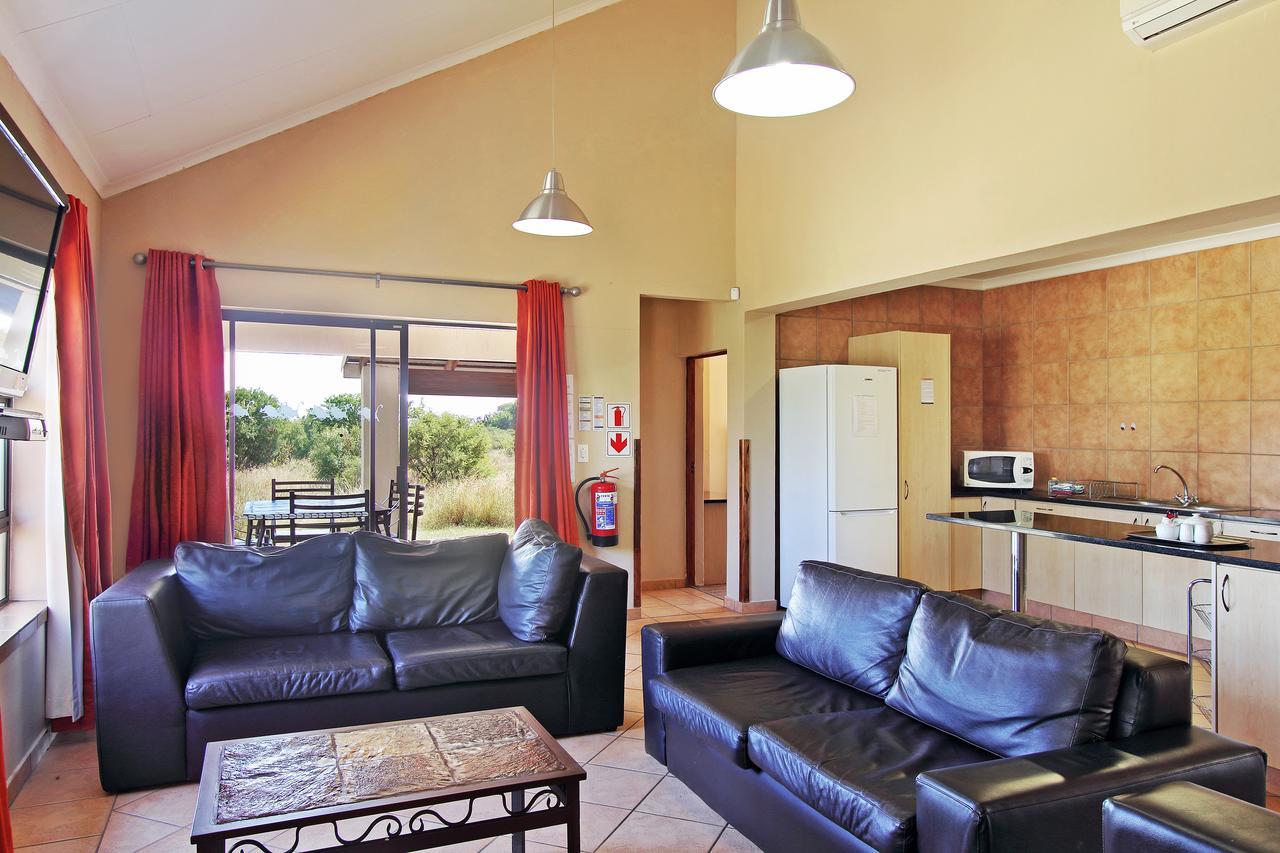 Monateng Safari Lodge Wallmannstal Екстериор снимка