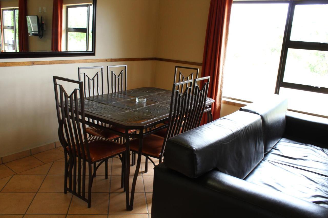 Monateng Safari Lodge Wallmannstal Екстериор снимка